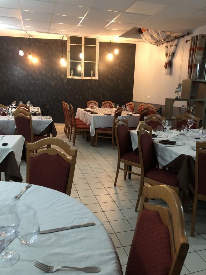 Auberge Du Cheval Blanc Beaumont-Pied-de-Boeuf  Exterior foto